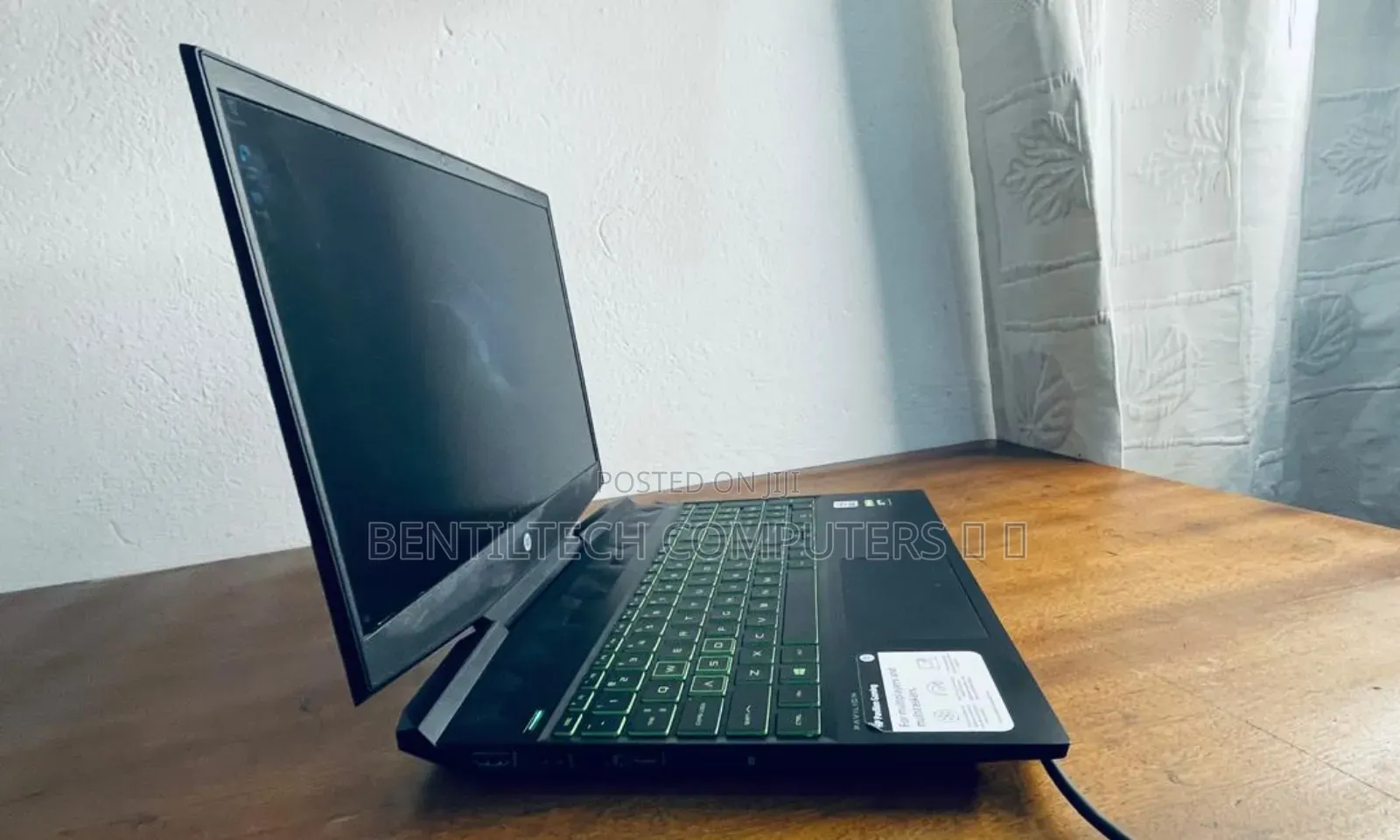 New Laptop HP Pavilion 15 8GB Intel Core i5 SSD 256GB