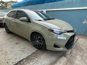 Toyota Corolla LE (1.8L 4cyl 2A) 2018 Maroon