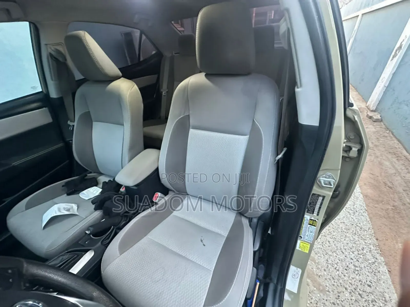Toyota Corolla LE (1.8L 4cyl 2A) 2018 Maroon