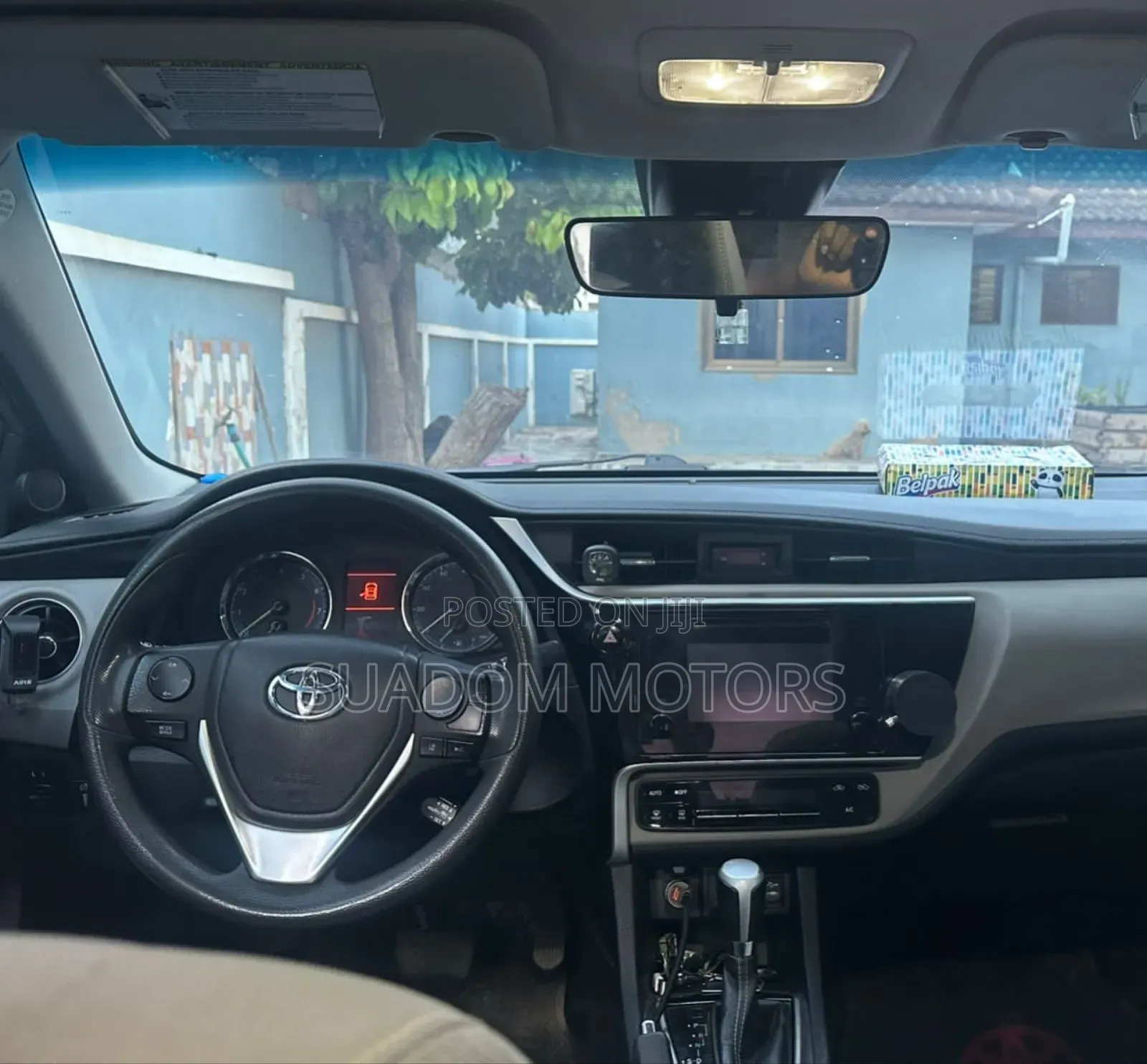 Toyota Corolla LE (1.8L 4cyl 2A) 2018 Maroon