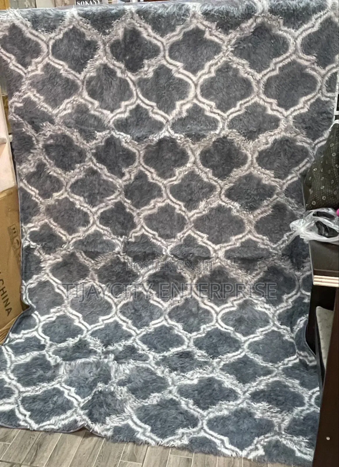 Fluffy Center Mat