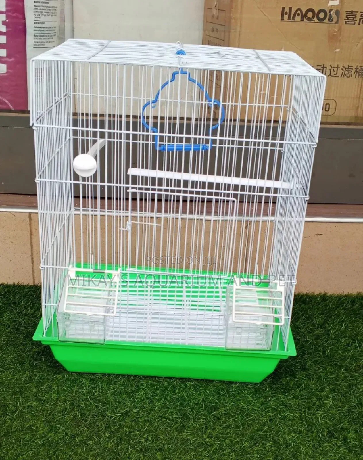 Metal Medium Bird Cage With a Flat Top