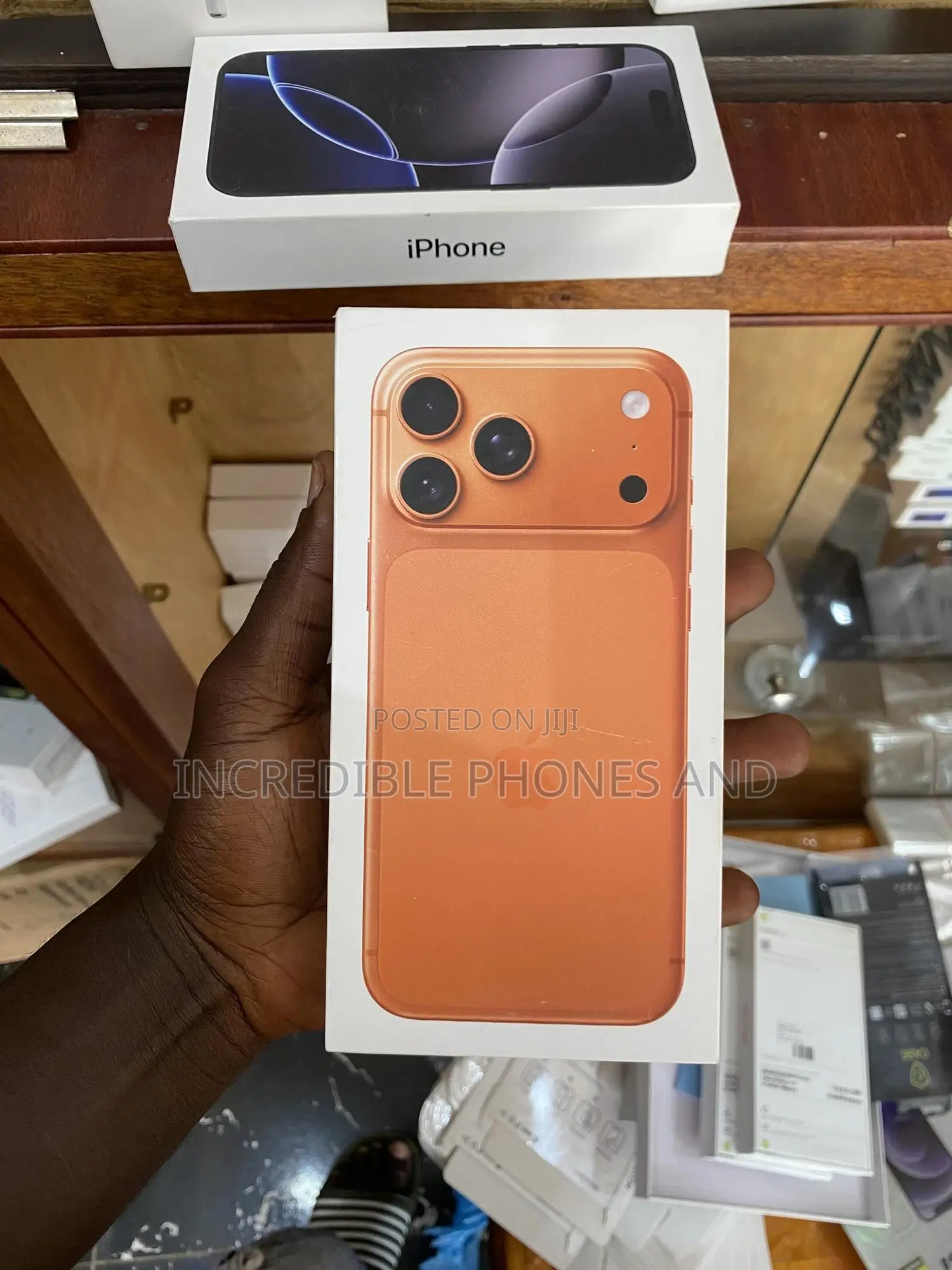 New Apple iPhone 17 Pro Max 256 GB Orange