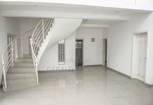 4bdrm Apartment in Baatsona Total for sale