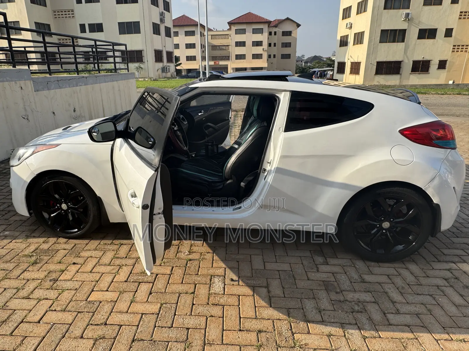 Hyundai Veloster Automatic 2012 White