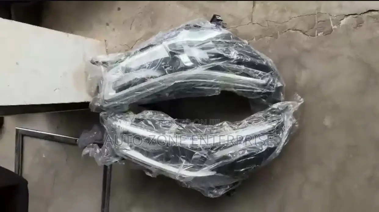 Toyota Hilux 2016 -2023 Headlights