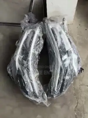 Toyota Hilux 2016 -2023 Headlights