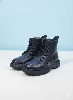 Size 29 Kids Boots. Slightly Used but Looks New