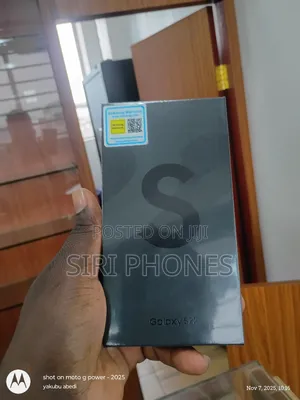 New Samsung Galaxy S22 5G 256 GB Black