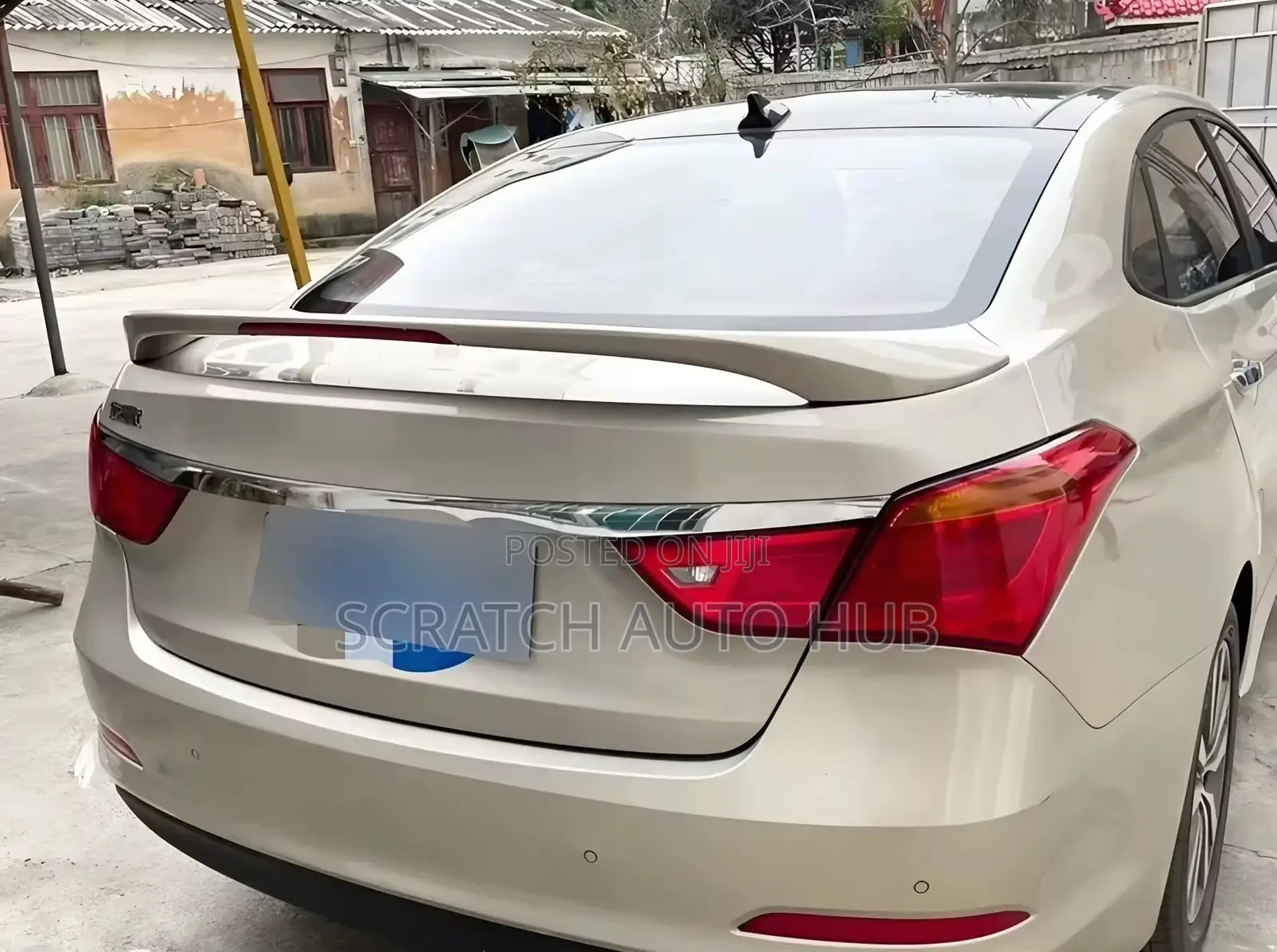 Elantra 2011/16 / Boot Spoiler With Break Light