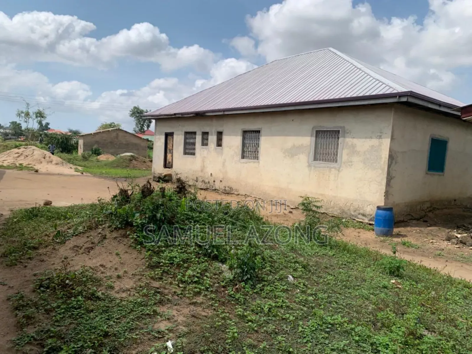 3bdrm House in Amanfrom Azonto, Accra Metropolitan for sale