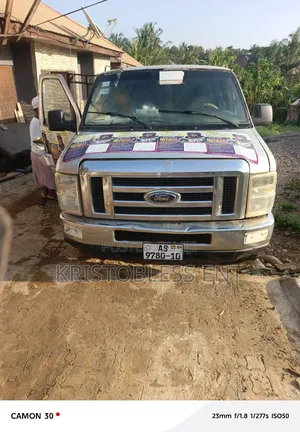 Ford E350 2010 White