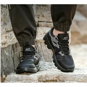 Low-Top
Hiking
Fashionable Sneakers