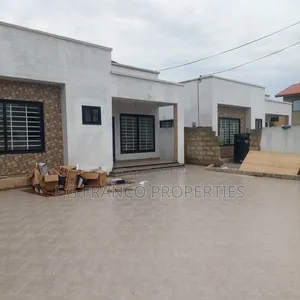 3bdrm House in Kg. Franco, Spintex for sale