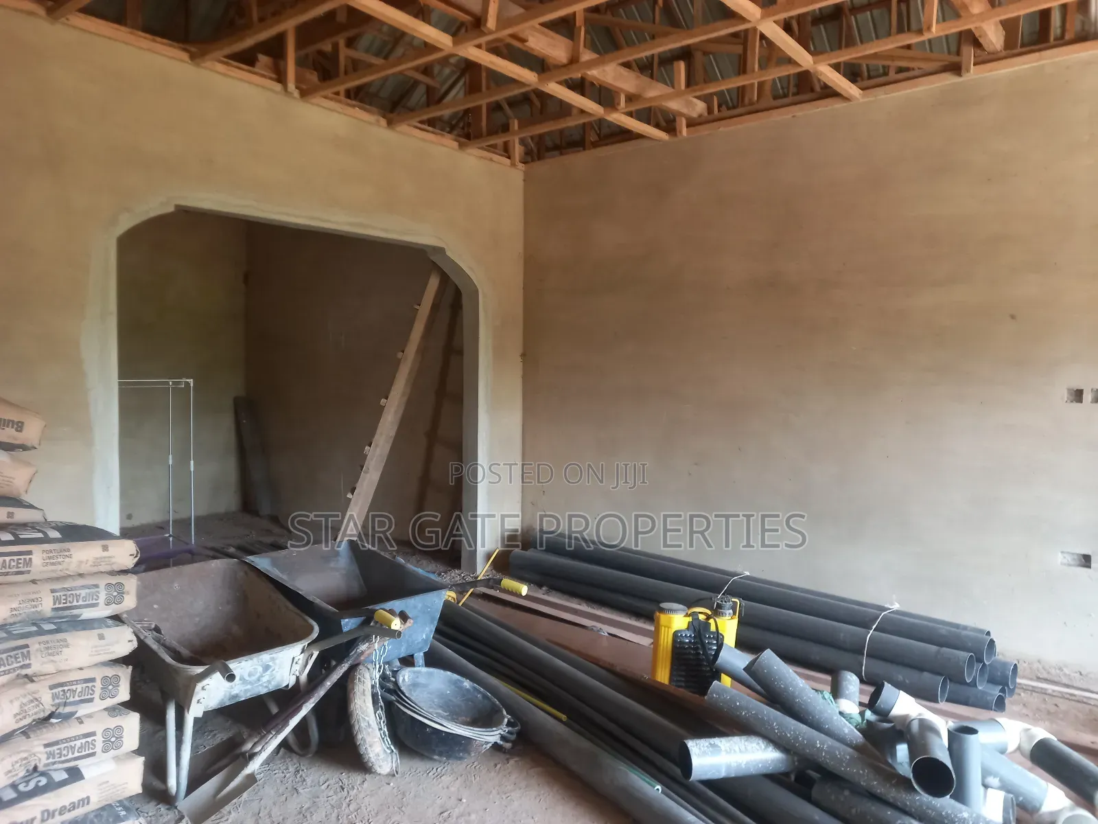 6bdrm House in Konkoli, Kumasi Metropolitan for sale