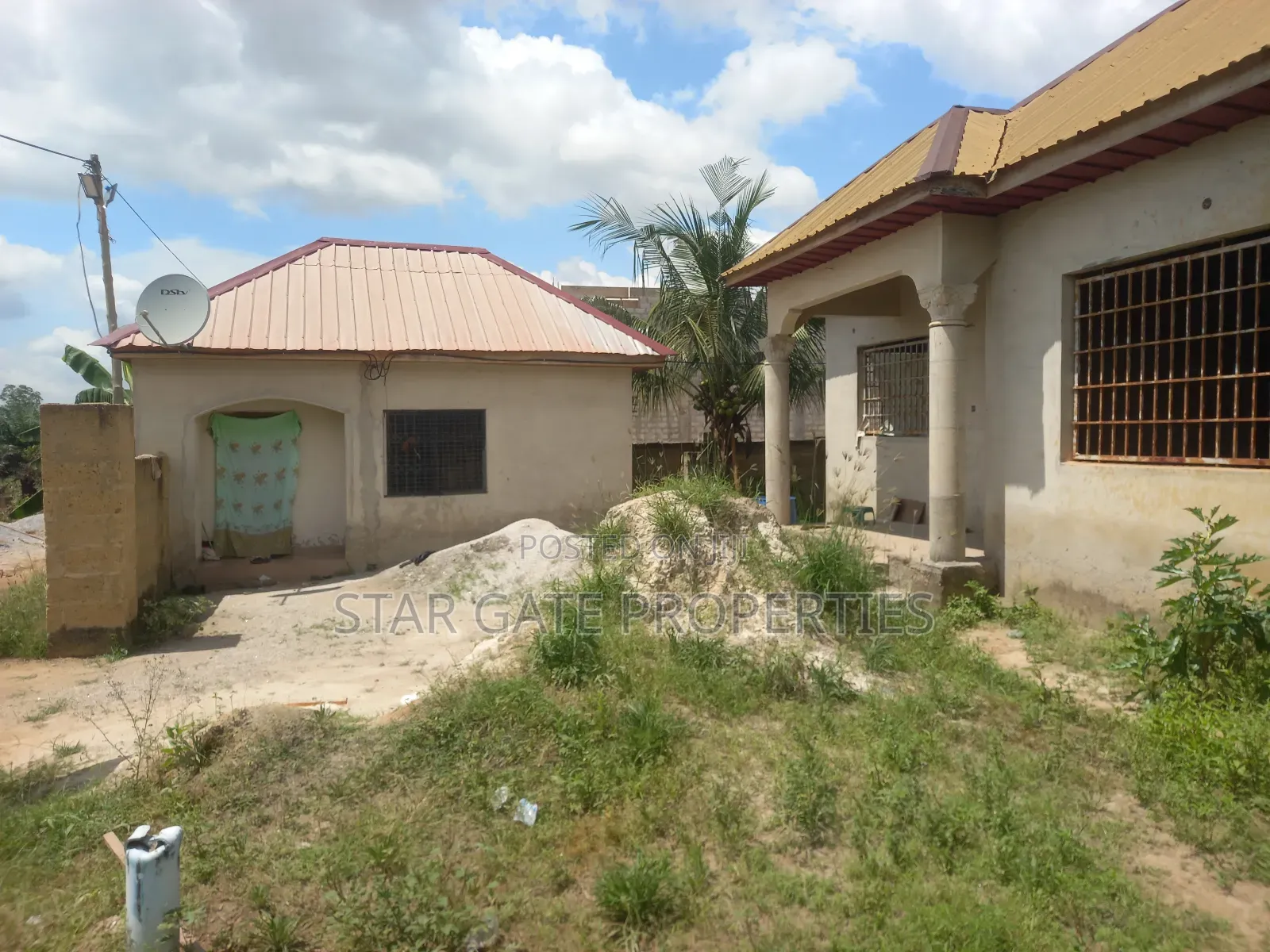 6bdrm House in Konkoli, Kumasi Metropolitan for sale
