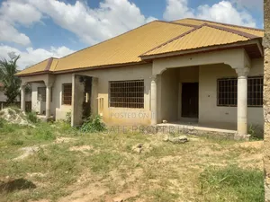 6bdrm House in Konkoli, Kumasi Metropolitan for sale