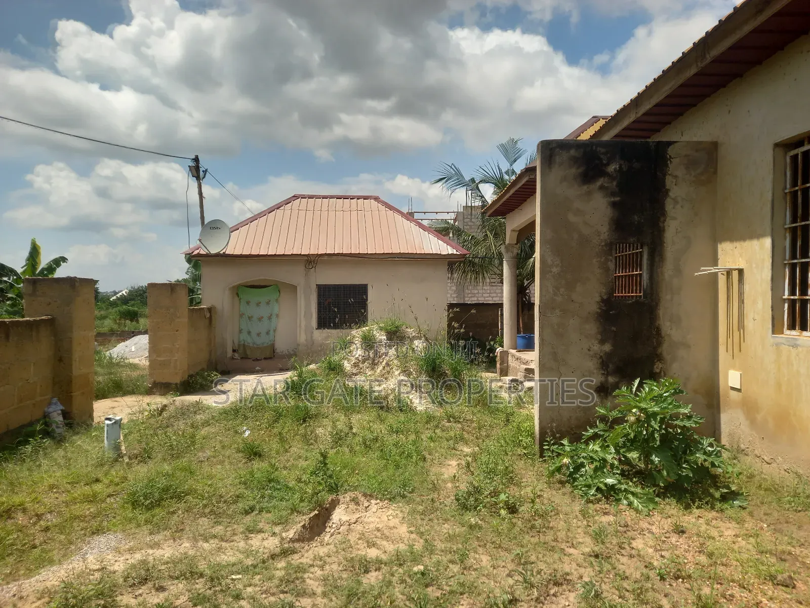 6bdrm House in Konkoli, Kumasi Metropolitan for sale