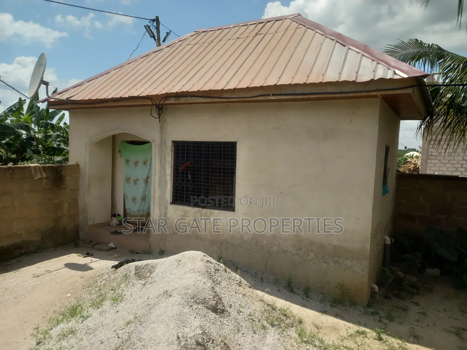 6bdrm House in Konkoli, Kumasi Metropolitan for sale