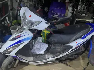 Suzuki GSR 2022