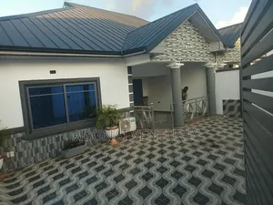 6bdrm House in Santasi Trede, Kumasi Metropolitan for sale