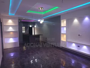 6bdrm House in Santasi Trede, Kumasi Metropolitan for sale
