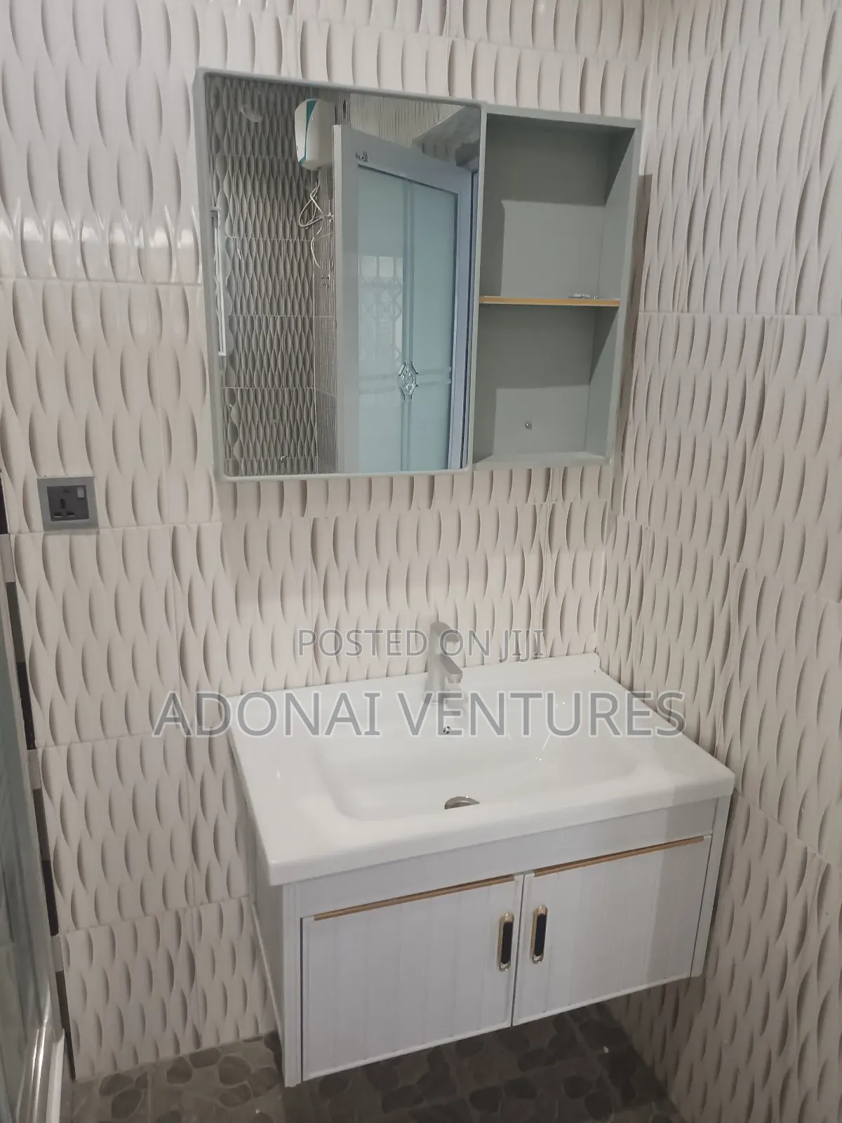 6bdrm House in Santasi Trede, Kumasi Metropolitan for sale