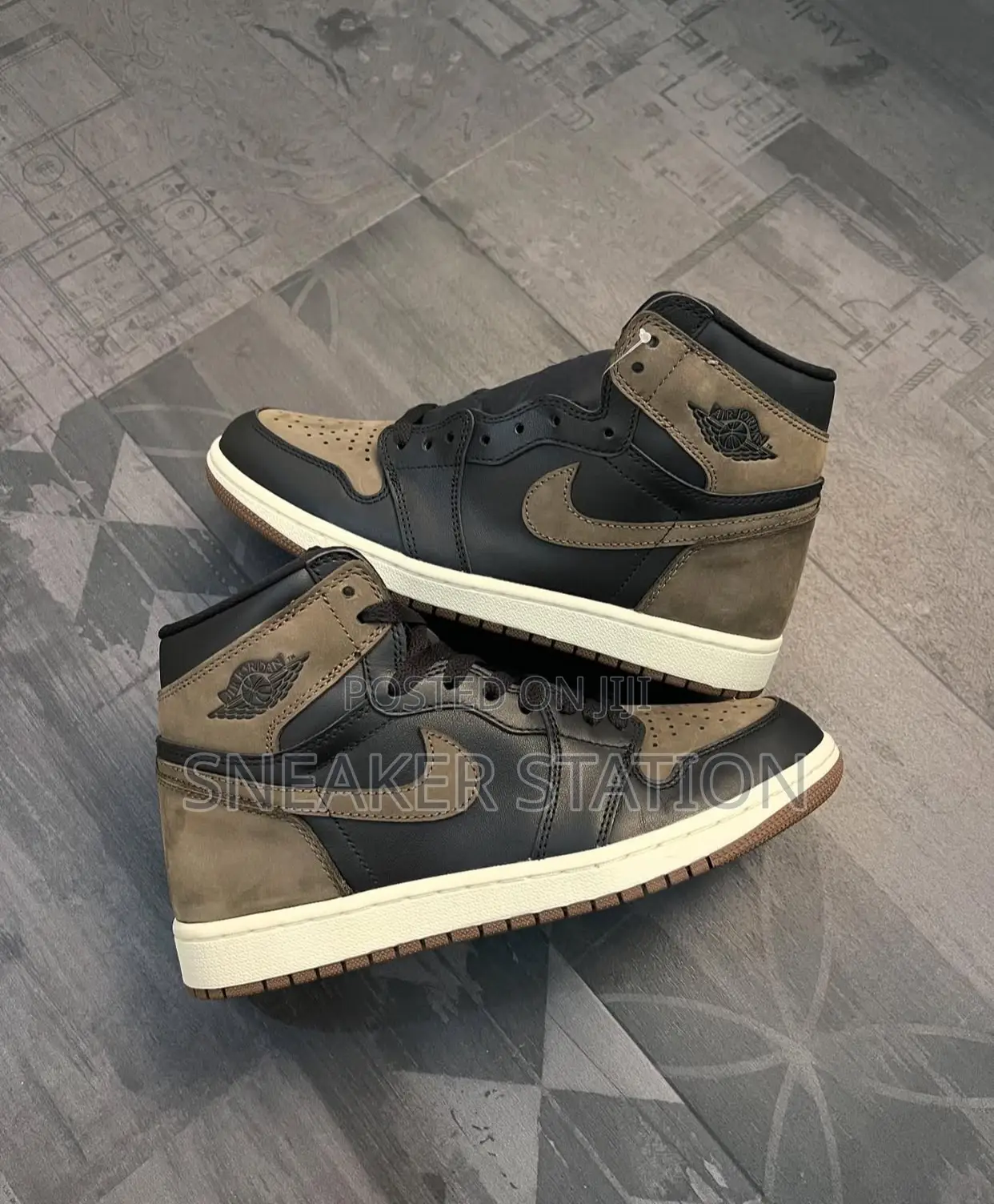 Air Jordan Retro 1 High Palomino Sneakers