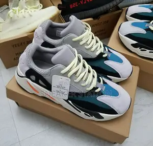 Adidas Yeezy Boost 700