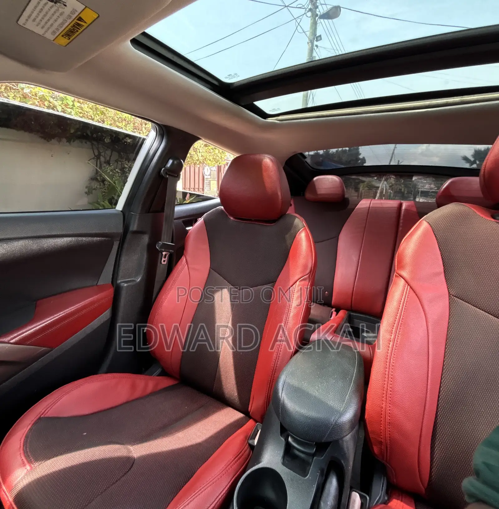 Hyundai Veloster 3dr Hatchback w/Red Interior (1.6L 4cyl 6AM) 2014