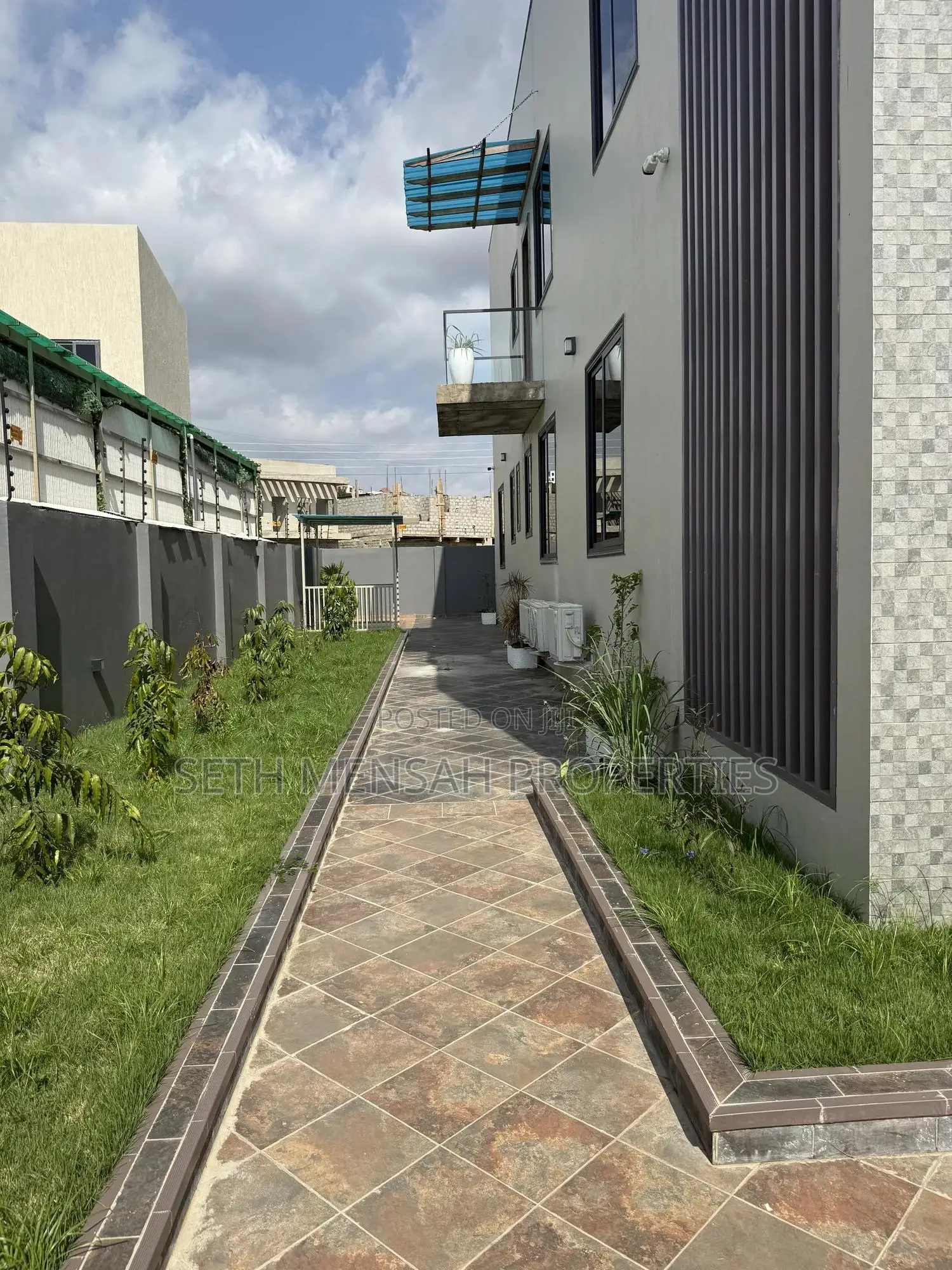 Furnished 7bdrm House in Skm, Medifem Area for sale