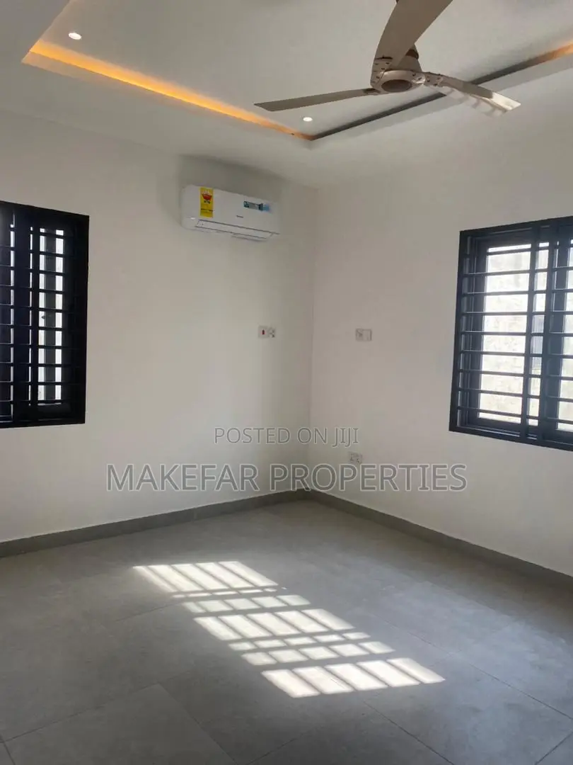 4bdrm House in Ashaley Botwe for sale