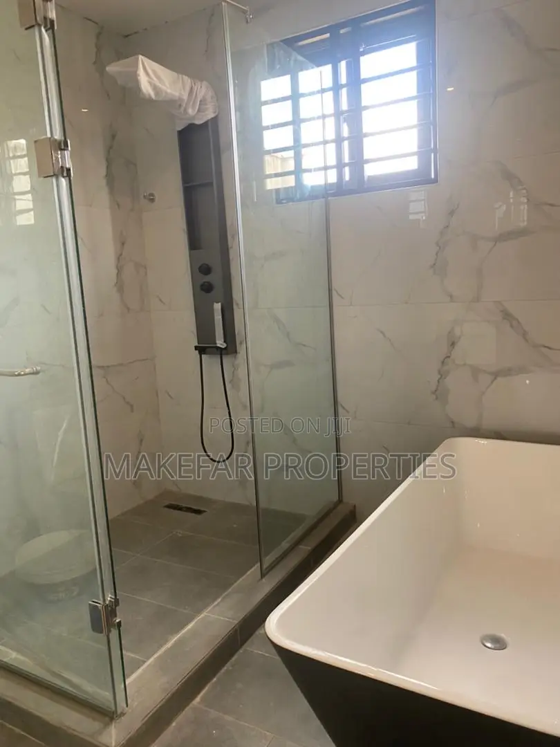 4bdrm House in Ashaley Botwe for sale
