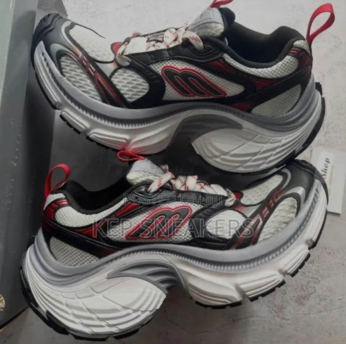 Balenciaga 10xl