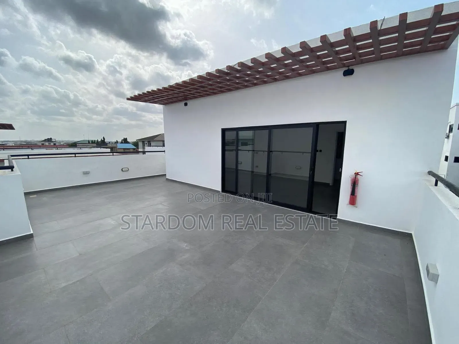 3bdrm Townhouse / Terrace in Tseaddo for rent