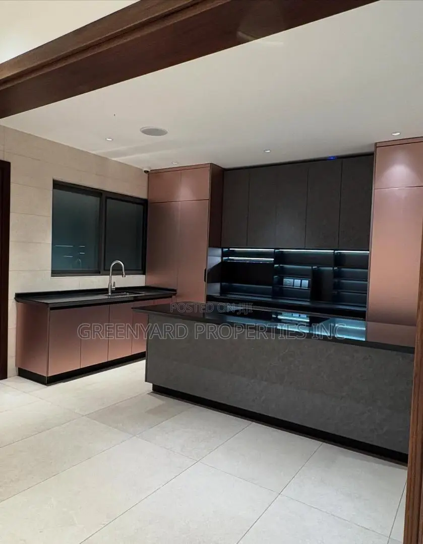 5bdrm House in Trasacco, Adjiriganor for sale