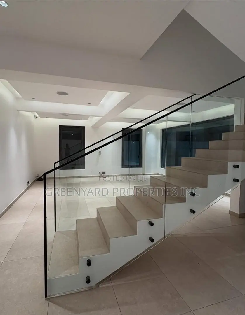 5bdrm House in Trasacco, Adjiriganor for sale