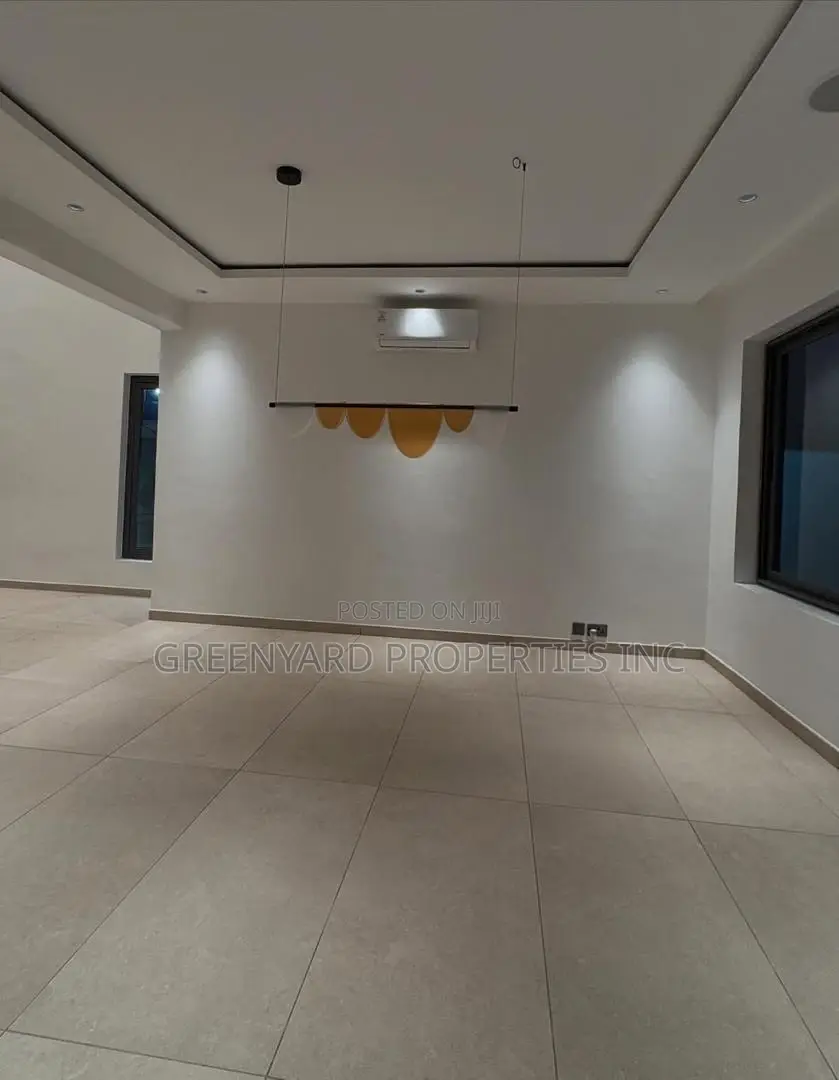 5bdrm House in Trasacco, Adjiriganor for sale