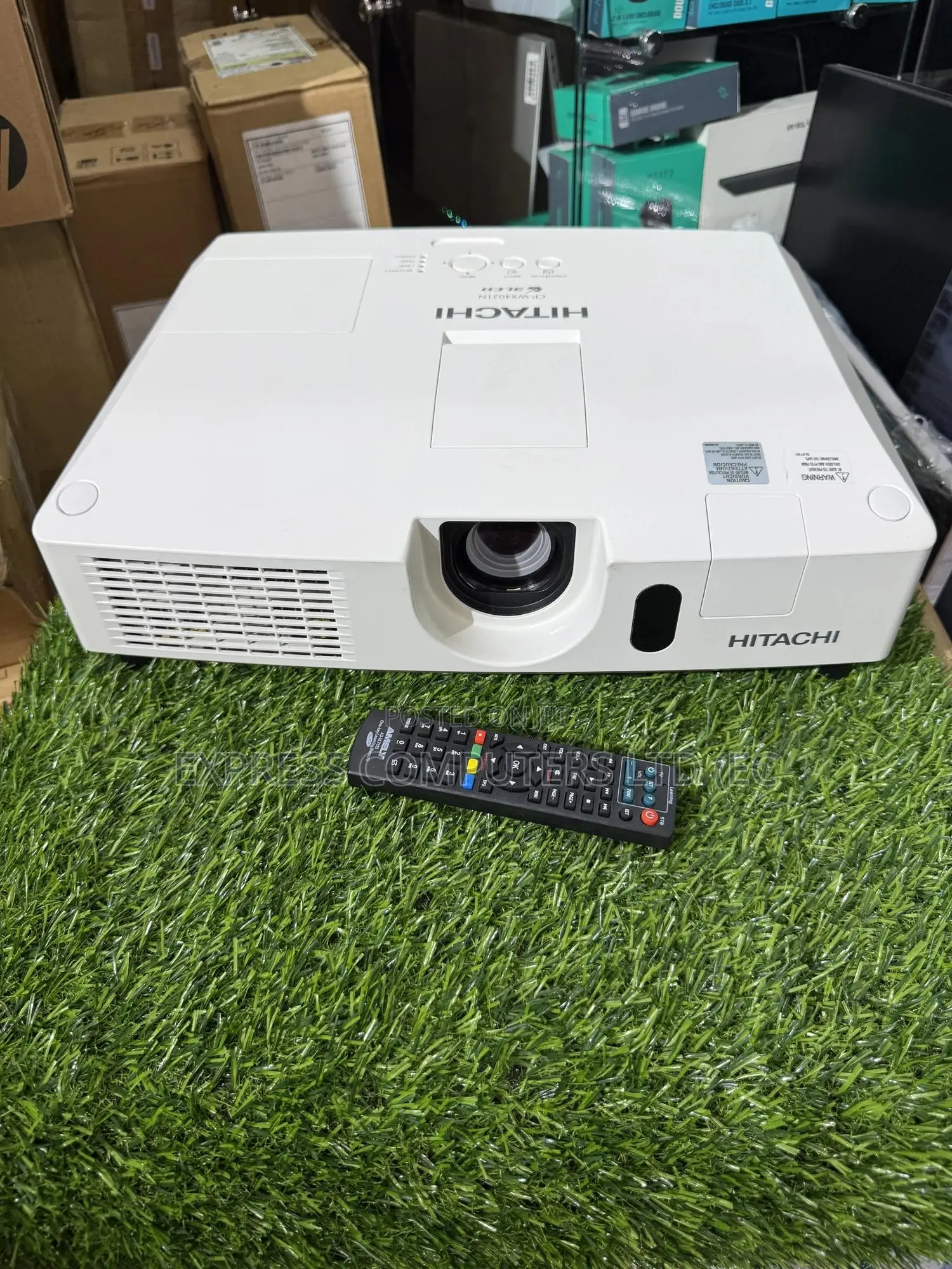 Hitachi 4000 Lumen Original Conference Projector With Remote From Uk