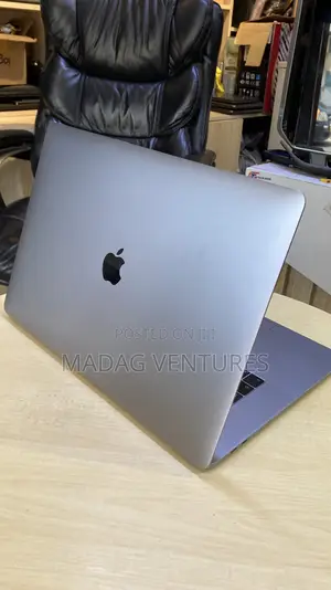 Laptop Apple MacBook Pro 2019 16GB Intel Core I9 SSD 1T