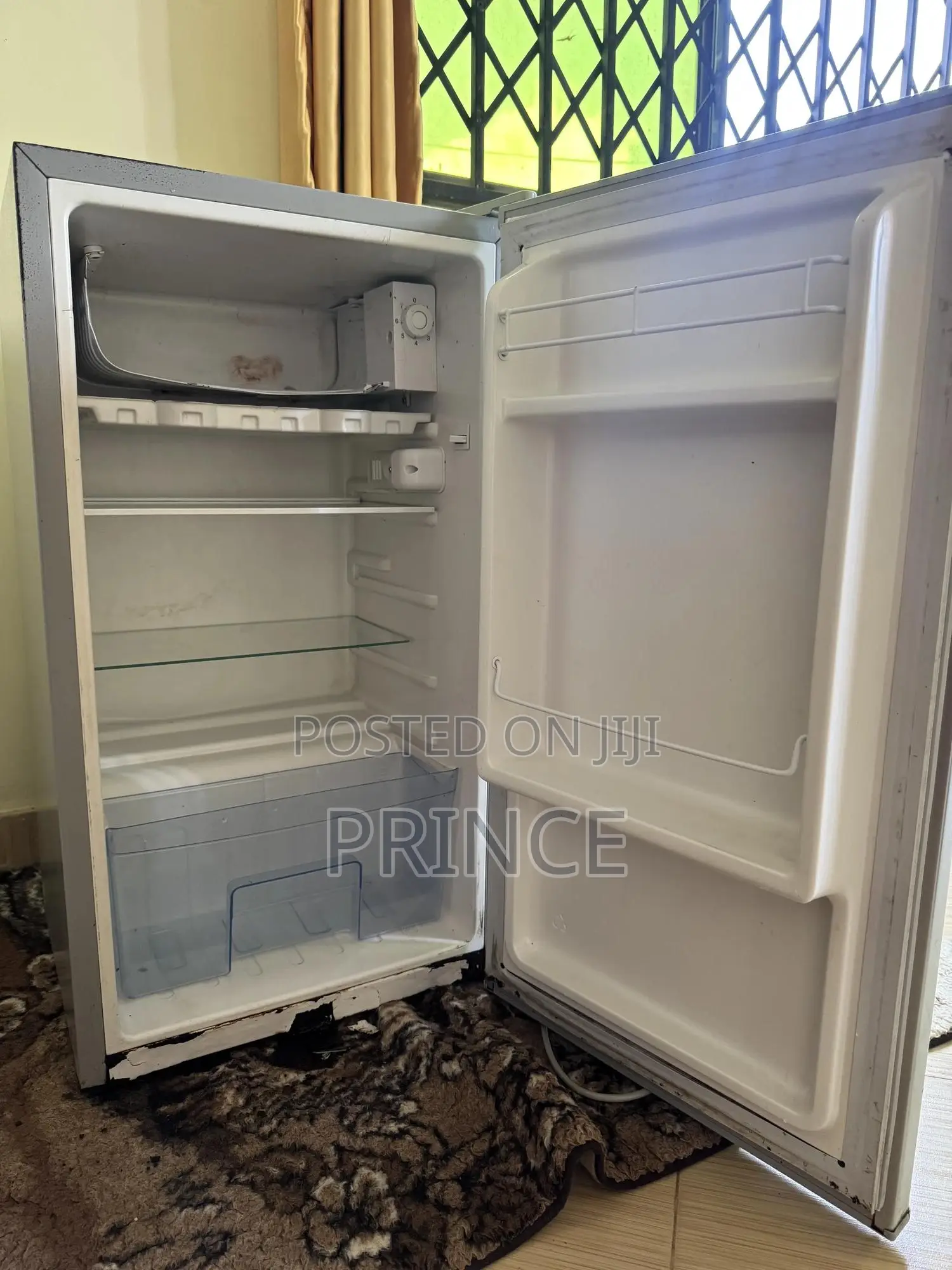 Zara Table Top Refrigerator With Recessive Handle