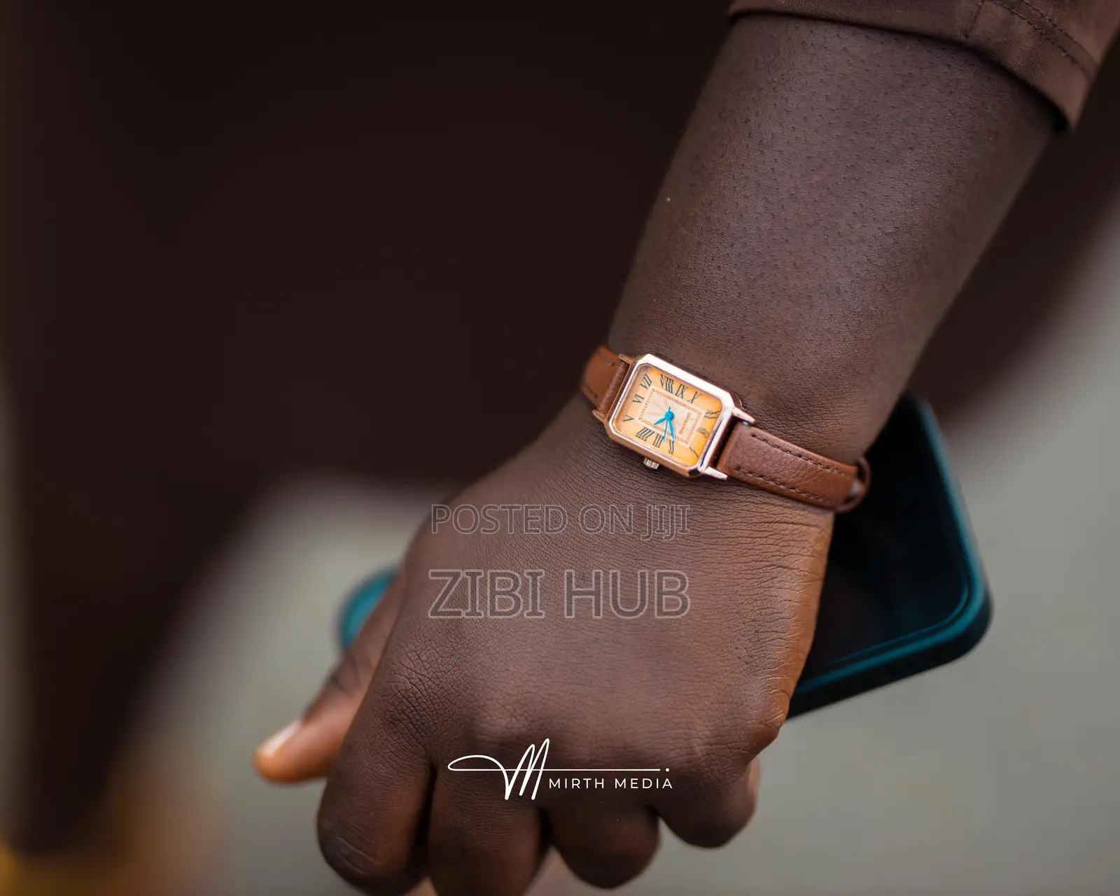 Lucky Fox Women Square Quartz Watch