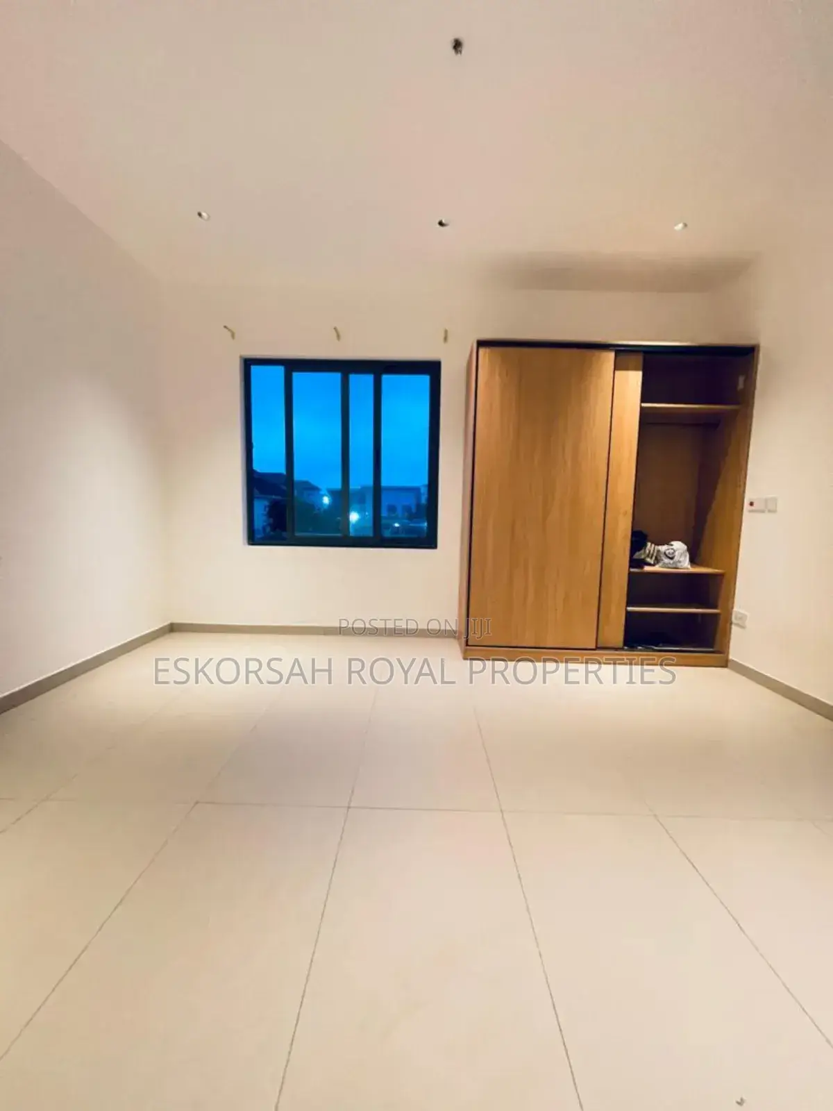 4bdrm House in East Legon, Adjiriganor for sale