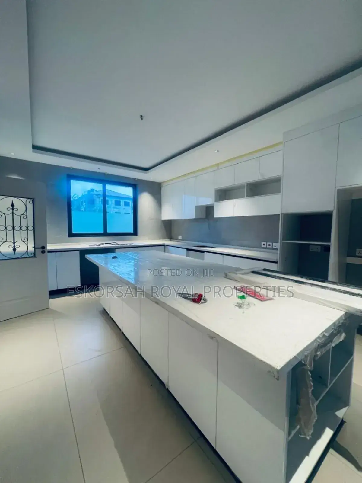 4bdrm House in East Legon, Adjiriganor for sale