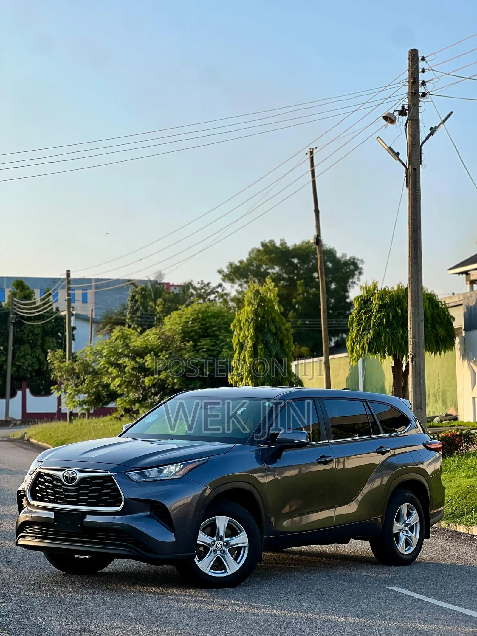New Toyota Highlander LE AWD 2024 Gray