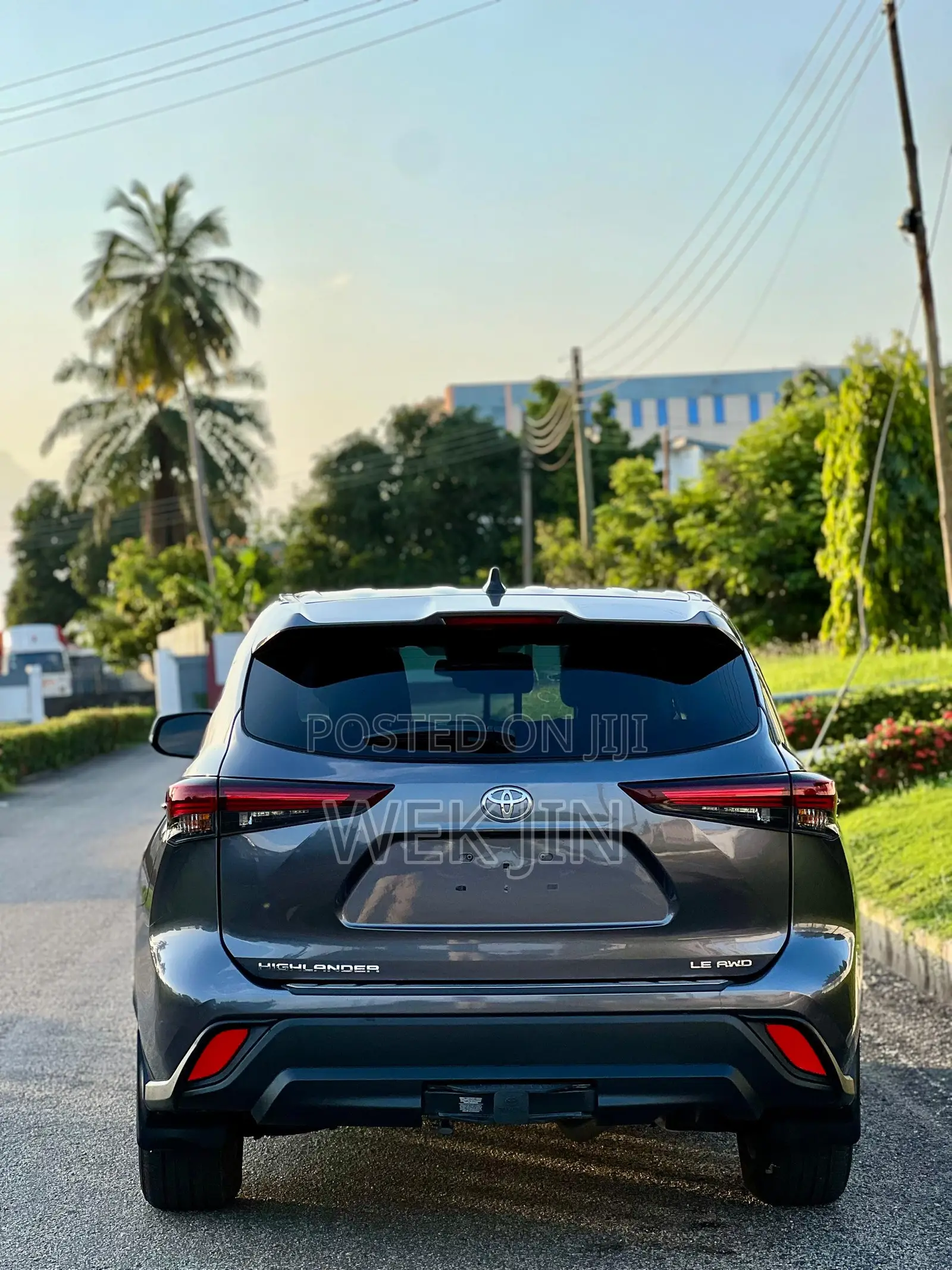 New Toyota Highlander LE AWD 2024 Gray