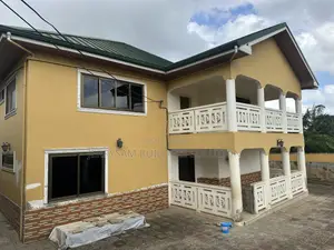 8bdrm Mansion in Apowa Highways, Ahanta West for sale