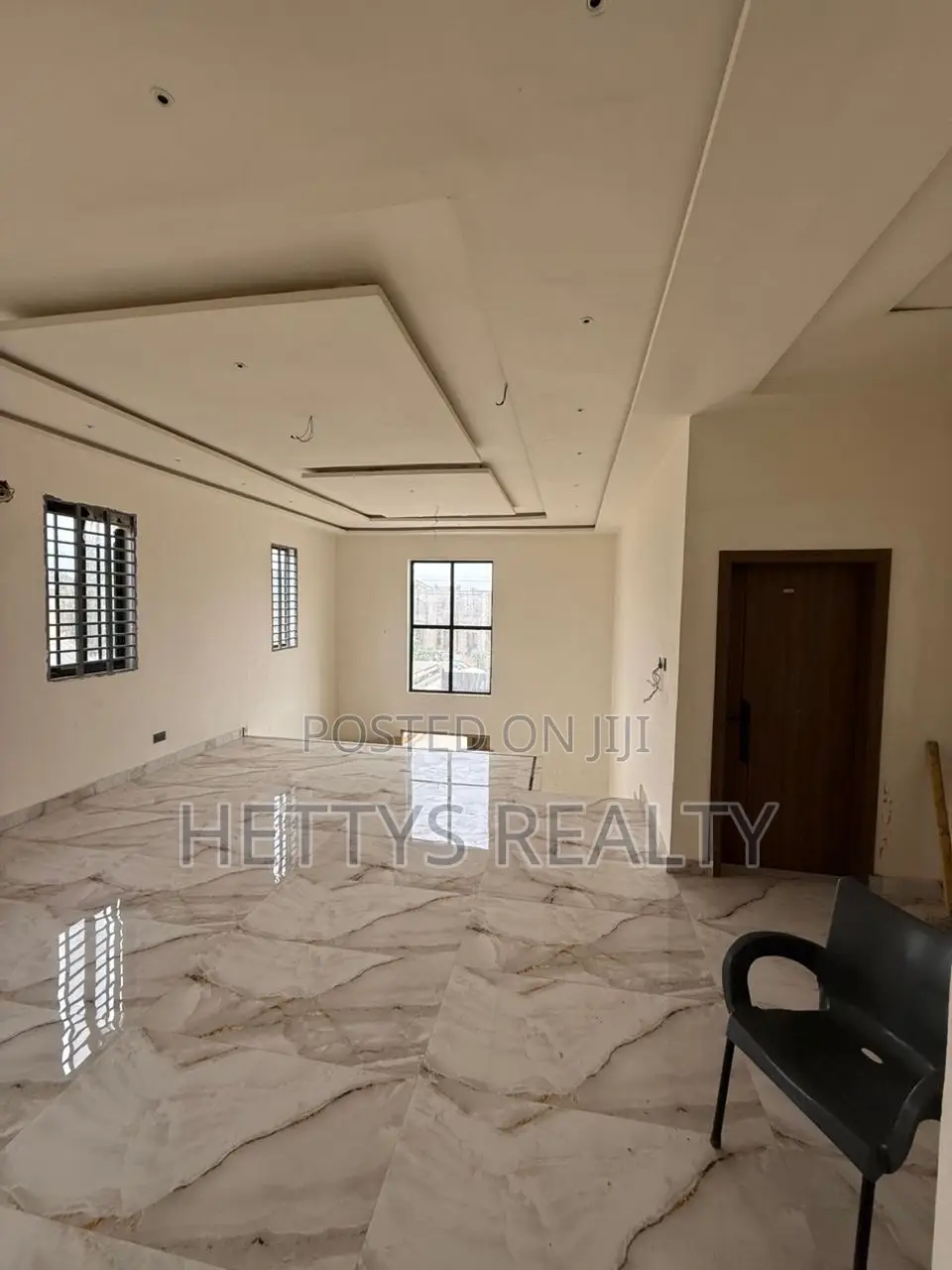 5bdrm House in Adenta for sale