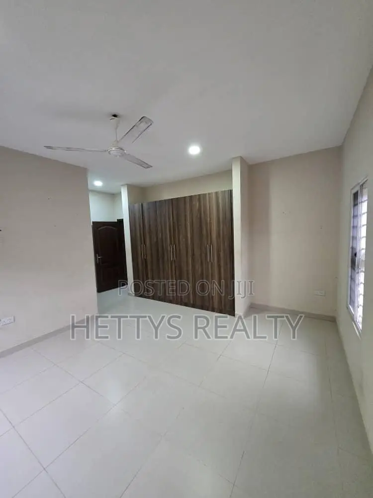3bdrm House in Ablekuma for sale