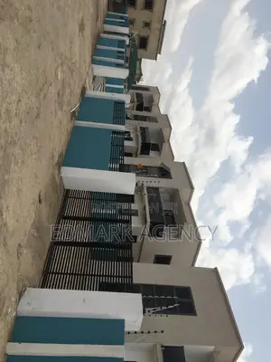 4bdrm House in Kwabenya Acp, Accra Metropolitan for sale